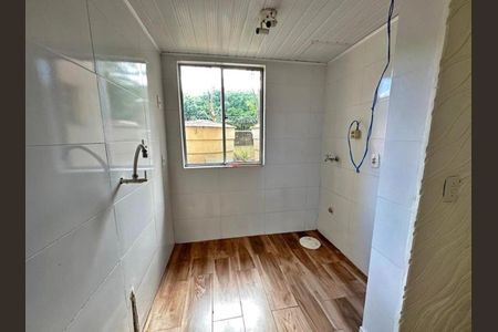 Cozinha de apartamento para alugar com 2 quartos, 40m² em Jardim Dona Leopoldina, Porto Alegre