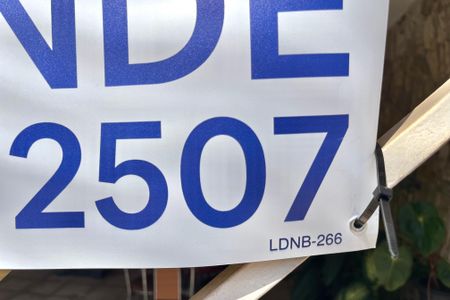 Casa à venda com 430m², 3 quartos e 2 vagasPlaquinha