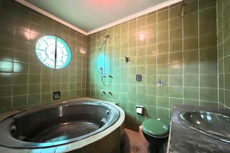 Casa à venda com 430m², 3 quartos e 2 vagasBanheiro da Suíte