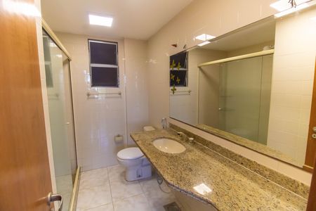 Banheiro da Suíte de apartamento à venda com 1 quarto, 53m² em Santa Rosa, Niterói