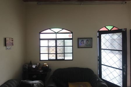 Sala de casa à venda com 3 quartos, 360m² em Copacabana, Belo Horizonte