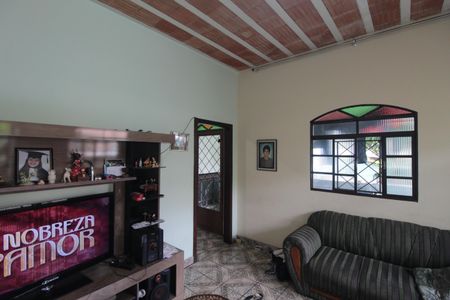 Sala de casa à venda com 3 quartos, 360m² em Copacabana, Belo Horizonte