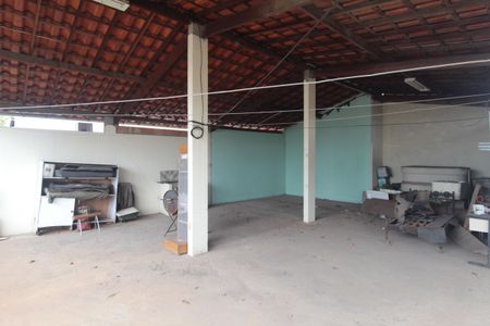 Casa à venda com 360m², 3 quartos e 15 vagasTerraço