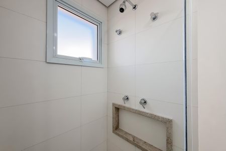 Apartamento à venda com 81m², 2 quartos e 2 vagasBanheiro da Suíte 1