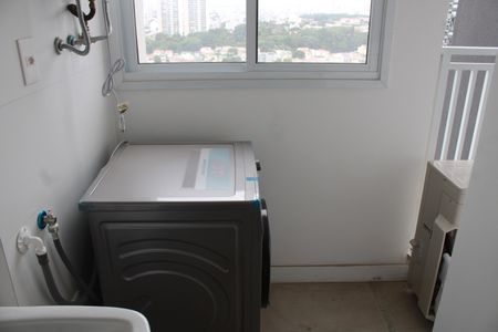 Apartamento à venda com 81m², 2 quartos e 1 vagaÁrea de Serviço