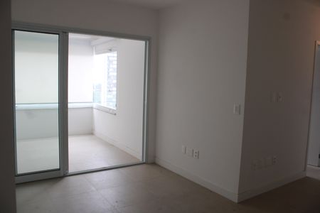 Apartamento à venda com 81m², 2 quartos e 1 vagaSala