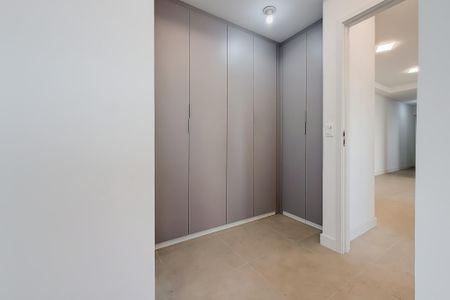 Apartamento à venda com 81m², 2 quartos e 2 vagasCloset da Suíte 2