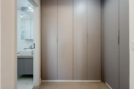 Apartamento à venda com 81m², 2 quartos e 2 vagasCloset da Suíte 2