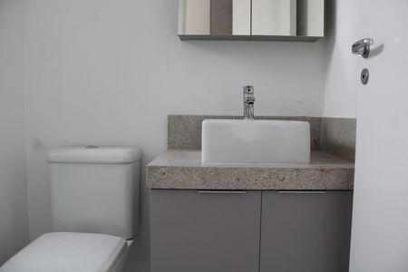 Apartamento à venda com 81m², 2 quartos e 1 vagaBanheiro da Suíte 1