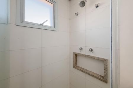 Apartamento à venda com 81m², 2 quartos e 2 vagasBanheiro da Suíte 2