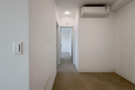 Apartamento à venda com 81m², 2 quartos e 2 vagasCorredor
