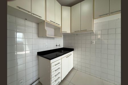 Cozinha de apartamento à venda com 2 quartos, 55m² em Nova Suíça, Belo Horizonte