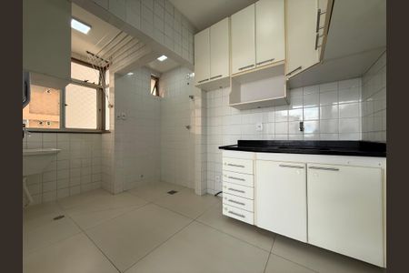 Cozinha de apartamento à venda com 2 quartos, 55m² em Nova Suíça, Belo Horizonte