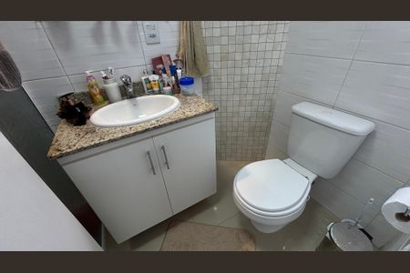 Apartamento à venda com 75m², 2 quartos e 2 vagasBanheiro da Suíte