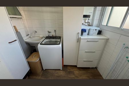 Apartamento à venda com 75m², 2 quartos e 2 vagasÁrea de Serviço
