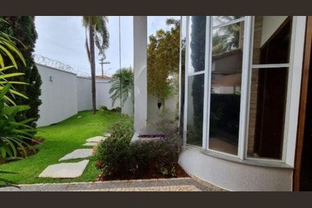 Casa para alugar com 780m², 4 quartos e 4 vagasFrente da casa