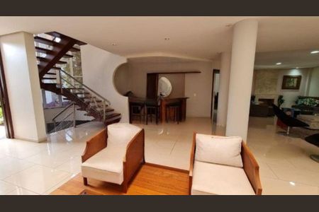 Sala de casa para alugar com 4 quartos, 780m² em Morada da Colina, Uberlândia