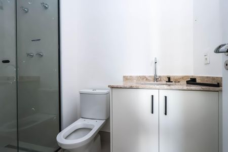 Banheiro Social de apartamento para alugar com 2 quartos, 75m² em Sacoma, São Paulo