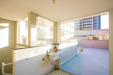 Apartamento para alugar com 110m², 2 quartos e 1 vagaÁrea de serviço