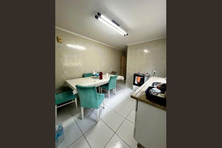 Casa à venda com 206m², 3 quartos e 2 vagas Casa à venda com 206m², 3 quartos e 2 vagasCozinha