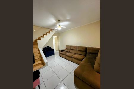 Casa à venda com 206m², 3 quartos e 2 vagas Casa à venda com 206m², 3 quartos e 2 vagasSala