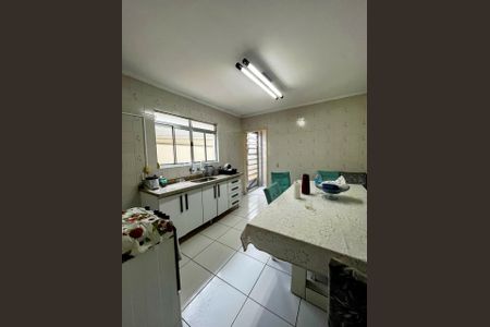 Casa à venda com 206m², 3 quartos e 2 vagas Casa à venda com 206m², 3 quartos e 2 vagasCozinha
