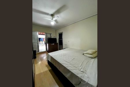 Casa à venda com 206m², 3 quartos e 2 vagas Casa à venda com 206m², 3 quartos e 2 vagasQuarto