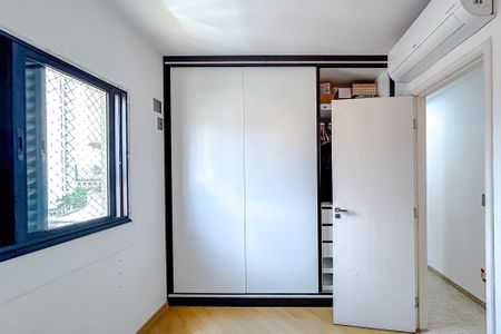 Apartamento à venda com 85m², 3 quartos e 2 vagasQuarto 2