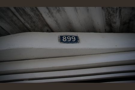 Casa à venda com 300m², 2 quartos e 4 vagas5 CASAS NO TERRENO