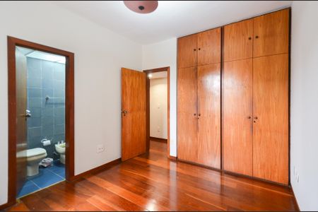 Apartamento à venda com 99m², 3 quartos e 1 vagaSuíte