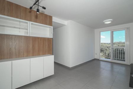 Sala de apartamento para alugar com 3 quartos, 72m² em Jardim Itu, Porto Alegre