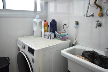 Apartamento à venda com 65m², 2 quartos e 1 vagaÁrea de Serviço