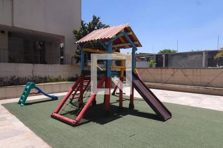 Apartamento para alugar com 110m², 2 quartos e 2 vagasÁrea comum - Playground