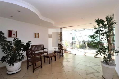 Apartamento para alugar com 110m², 2 quartos e 2 vagasHall social