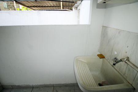 Casa à venda com 70m², 2 quartos e 1 vagaÁrea de Serviço