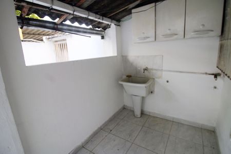 Casa à venda com 70m², 2 quartos e 1 vagaÁrea de Serviço