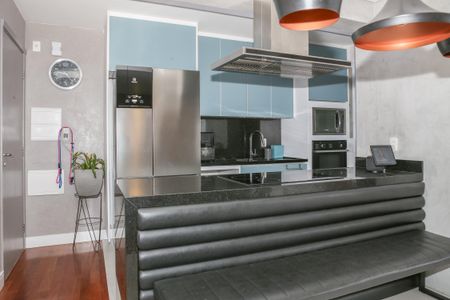 Apartamento à venda com 97m², 2 quartos e 2 vagas Apartamento à venda com 97m², 2 quartos e 2 vagasCozinha e Área de Serviço