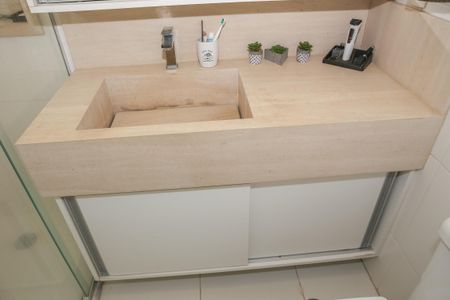 Apartamento à venda com 97m², 2 quartos e 2 vagas Apartamento à venda com 97m², 2 quartos e 2 vagasBanheiro da Suíte 1