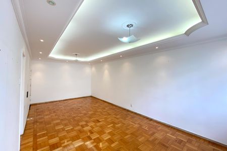 Apartamento para alugar com 120m², 3 quartos e 1 vaga Apartamento para alugar com 120m², 3 quartos e 1 vagaSala