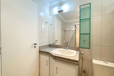 Apartamento para alugar com 120m², 3 quartos e 1 vaga Apartamento para alugar com 120m², 3 quartos e 1 vagaBanheiro