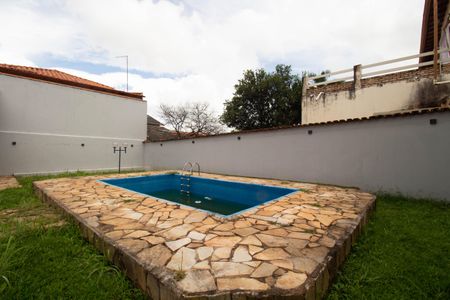 Casa de condomínio para alugar com 600m², 3 quartos e 4 vagasPiscina