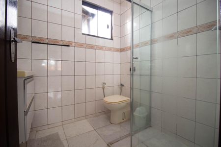 Casa de condomínio para alugar com 600m², 3 quartos e 4 vagasBanheiro Social