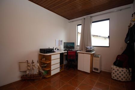 Casa de condomínio para alugar com 600m², 3 quartos e 4 vagasQuarto 2