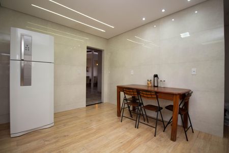 Casa de condomínio para alugar com 600m², 3 quartos e 4 vagasCozinha