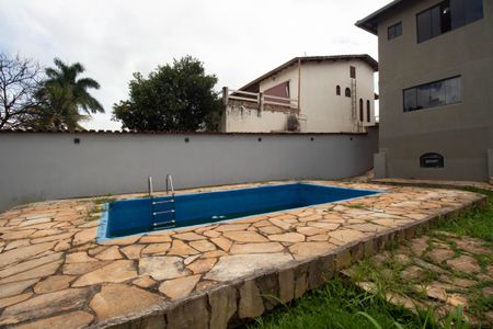 Casa de condomínio para alugar com 600m², 3 quartos e 4 vagasPiscina