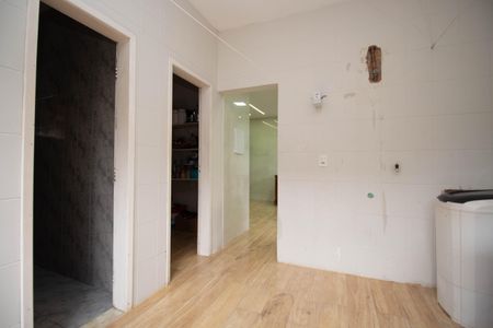 Casa de condomínio para alugar com 600m², 3 quartos e 4 vagasÁrea de Serviço