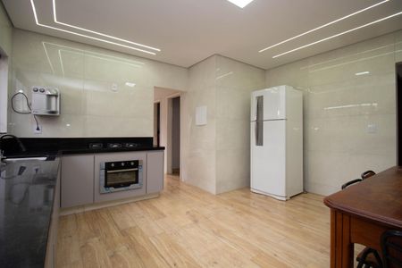 Casa de condomínio para alugar com 600m², 3 quartos e 4 vagasCozinha