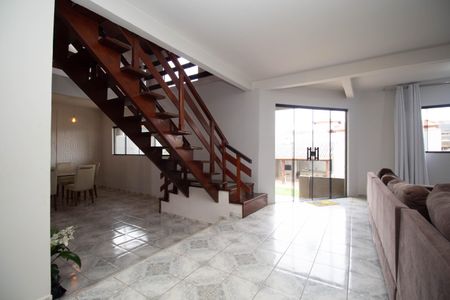 Casa de condomínio para alugar com 600m², 3 quartos e 4 vagasSala 2