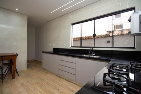 Casa de condomínio para alugar com 600m², 3 quartos e 4 vagasCozinha