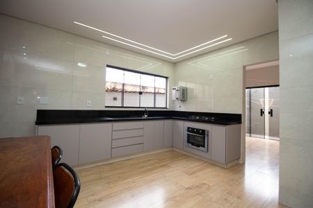 Casa de condomínio para alugar com 600m², 3 quartos e 4 vagasCozinha